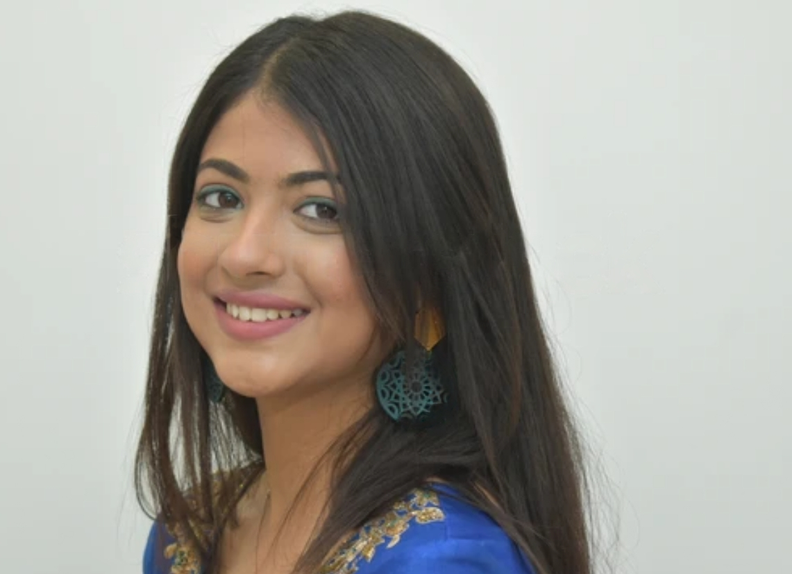 Smiling_indian_lady-transformed